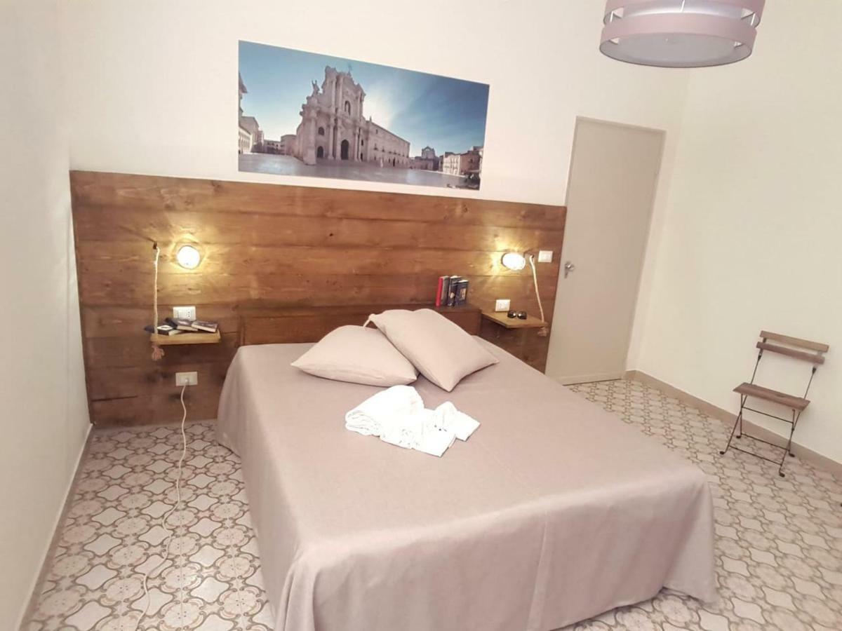SyracuseApartments il mare di Ortigia Esterno foto